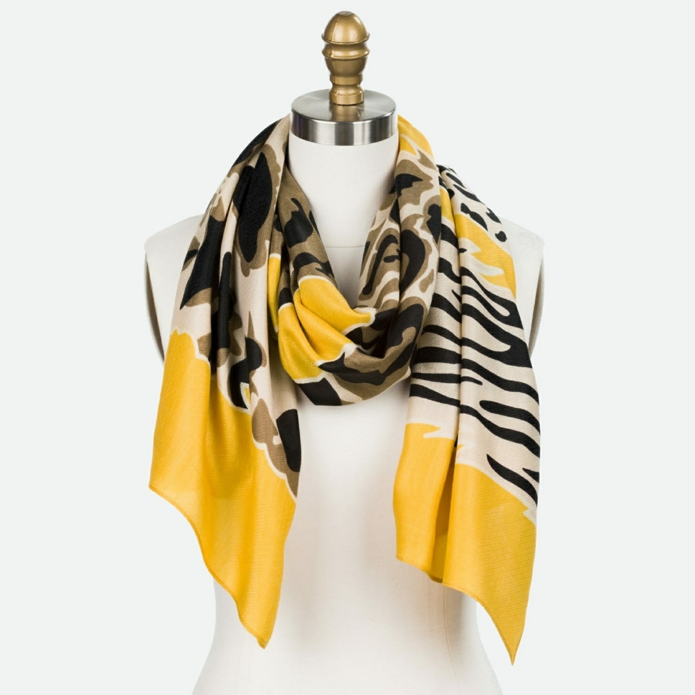 LULLA

Mila Oblong Animal Print Scarf